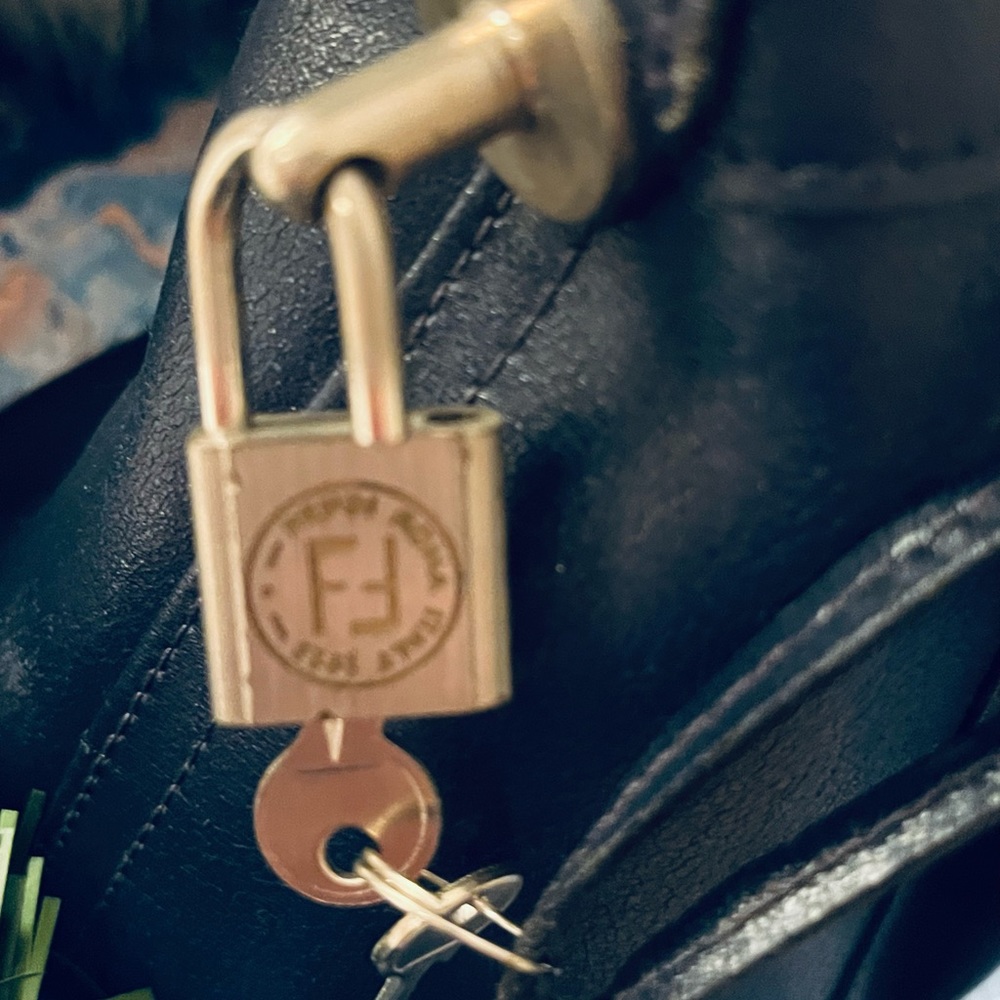 💎 Rare Fendi Navy Blue & Silver Alma bag w/ working silver lock & key - Picture 6 of 16